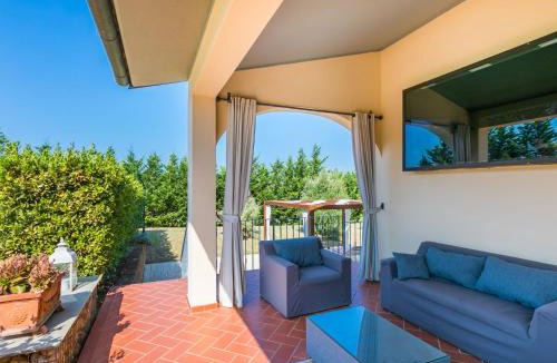 Cecina House | Holiday Home Villa della Duna by Interhome