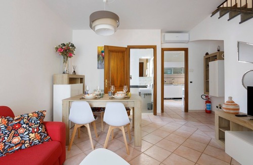 Viareggio House | Holiday Home 'Villino Flora' with Wi-Fi and Air Conditioning