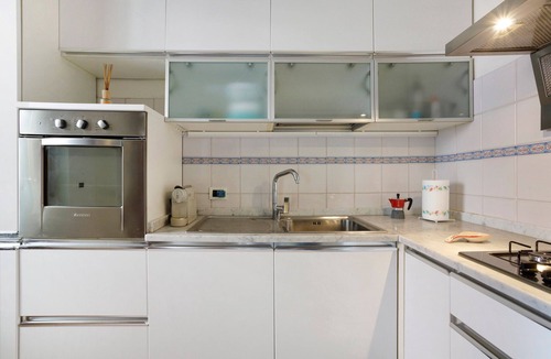 Viareggio House | Holiday Home 'Villino Flora' with Wi-Fi and Air Conditioning