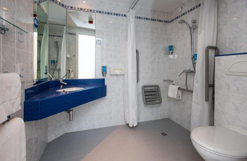 Oldbury Hotel | Holiday Inn Express Birmingham Oldbury by IHG