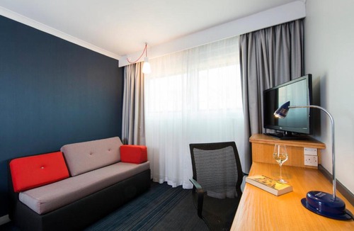 Oldbury Hotel | Holiday Inn Express Birmingham Oldbury by IHG