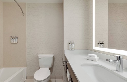 Fremont Hotel | Holiday Inn Express Hotel & Suites NORTH FREMONT by IHG