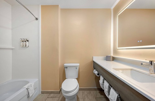 Indianapolis Hotel | HOLIDAY INN EXPRESS & SUITES INDIANAPOLIS - EAST by IHG