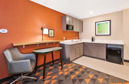 Perrysburg Hotel | Holiday Inn & Suites Toledo Southwest - Perrysburg by IHG