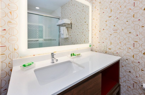Perrysburg Hotel | Holiday Inn & Suites Toledo Southwest - Perrysburg by IHG