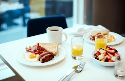 Perrysburg Hotel | Holiday Inn & Suites - Toledo Southwest - Perrysburg by IHG