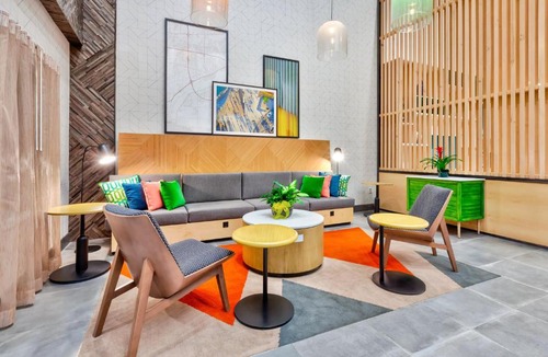 Perrysburg Hotel | Holiday Inn & Suites - Toledo Southwest - Perrysburg by IHG