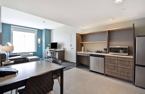 Perrysburg Hotel | Home2 Suites by Hilton Perrysburg Levis Commons Toledo