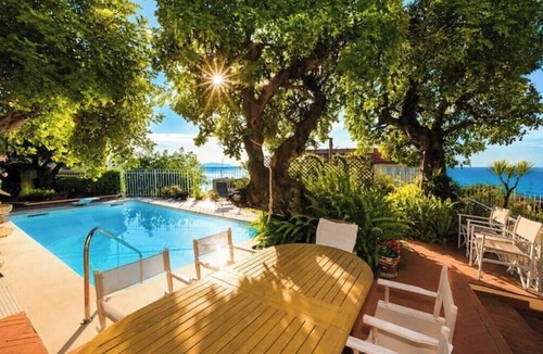 Alassio House | Hostdomus - Villa Gabriella