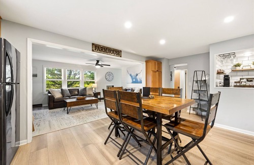 Sister Bay House | Hot Tub | Sauna | Bar | Arcade | Fire Pit