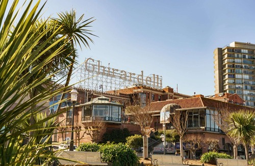 Fisherman's Wharf Hotel | Hotel Caza