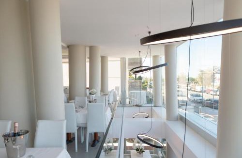 Pinarella Hotel | Hotel Commodore
