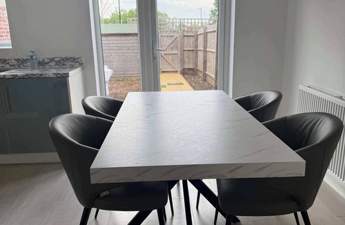 Belluton House | Huge 4 Bed House with parking and garden!