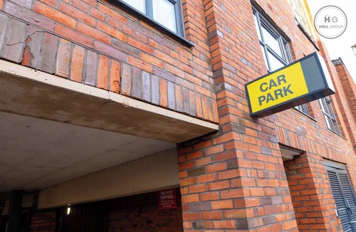 Bordesley Apartment | Huge Digbeth Apt, Sleeps 8, 5bed, Free Parking.