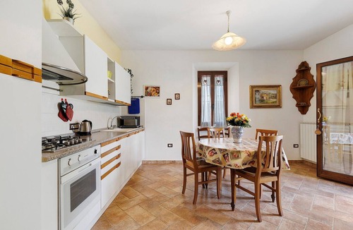 Borgo San Lorenzo Apartment | Il Girasole Apartment: Accessible Comfort and Relaxation in a Private Garden