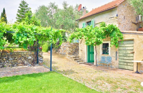 Diano Castello House | Il Passatempo - Romantic, rustic countryhome for 2 people, with garden