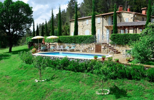 Montecastelli House | in Montecastelli Pisano mit beheiztem Whirlpool by Interhome