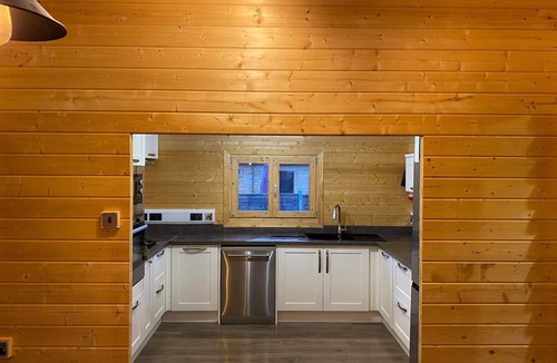 Ashton Under Hill Cabin | Inviting 2-Bedroom Cabin in Ashton Under Hill