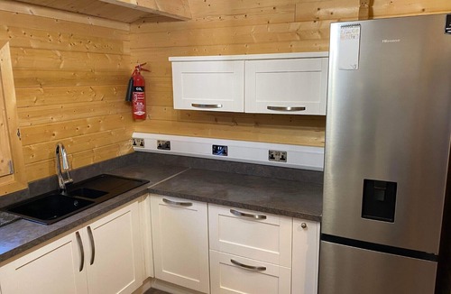 Ashton Under Hill Cabin | Inviting 2-Bedroom Cabin in Ashton Under Hill