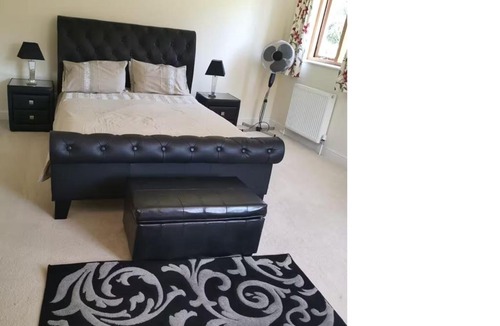 Witney Bed & Breakfast | Jacobean Farmhouse in the Cotswolds B and B Bedroom 1 and Bedroom 2