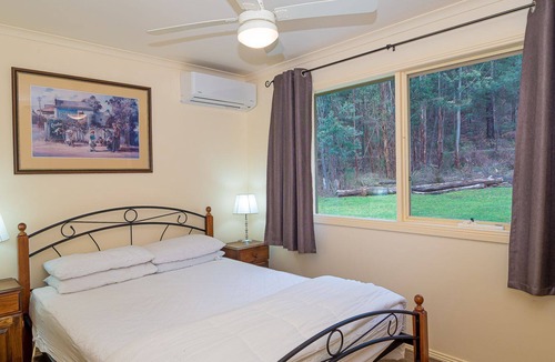 Buxton House | JAKARAMEDE - Countryside views on 7 acres of land
