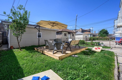 Logan Square Apartment | Jumbo 3bd In Hot Logan Square!