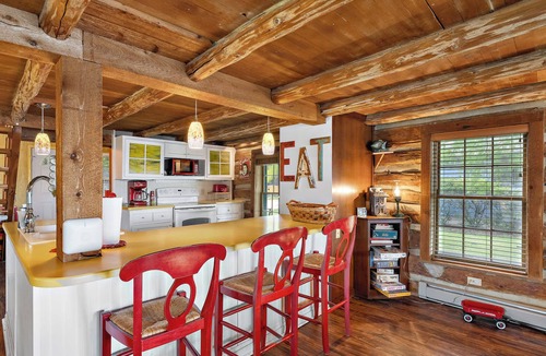 Baileys Harbor Cabin | Kangaroo Kabin: Sunset Shores Kangaroo Lake
