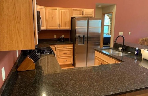 Suring Cabin | Kelly Lake HideAway-private, lake views, ATV trail Sleeps 8- 4 Beds- 1 Bathroom