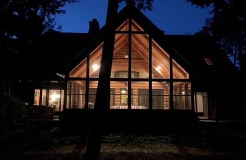 Suring Cabin | Kelly Lake, Private & Stunning "Heaven on Earth"