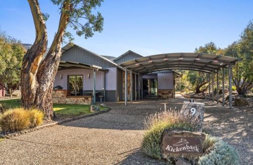 Lake Crackenback House | Kickenback Lodge - 3BR Lodge l Gym l Indoor Pool l Tennis l WiFi l Air-Con