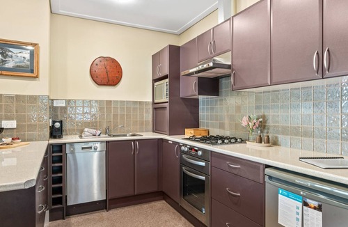 Lake Crackenback Apartment | Kickenback Studio - Gym l Indoor Pool l Tennis l Air-Con l WiFi l BBQ