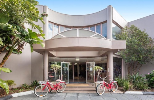 St. Kilda East Hotel | Kimberley Gardens Hotel, Serviced Apartments and Serviced Townhouses