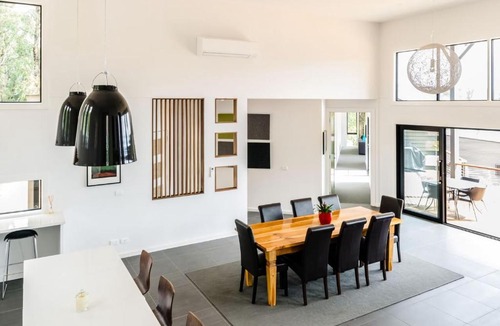 Marysville House | Kings End- Modern, spacious house