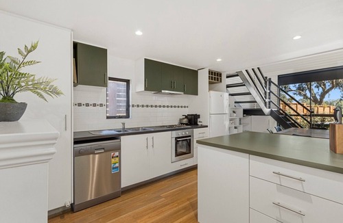 Cowes Cottage | Kirkdale Cottage with spa and sauna