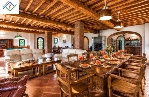 Riparbella Apartment | La Casina - Villa Toscana con Piscina Privata e Vista Panoramica, Idromassaggio, Sauna, Palestra - Piscina aperta fino al 31 Ottobre