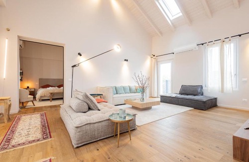 Pavia Apartment | La Dimora degli Artisti - Elegante appartamento con parcheggio privato