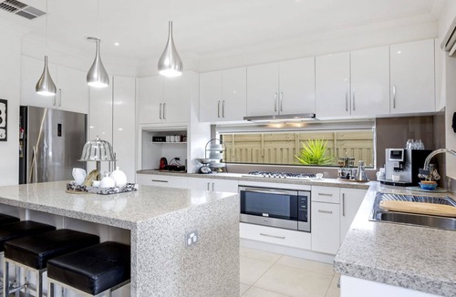 Rye House | LA DOLCE VITA RETREAT - RYE