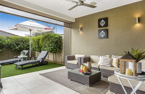 Rye House | LA DOLCE VITA RETREAT - RYE