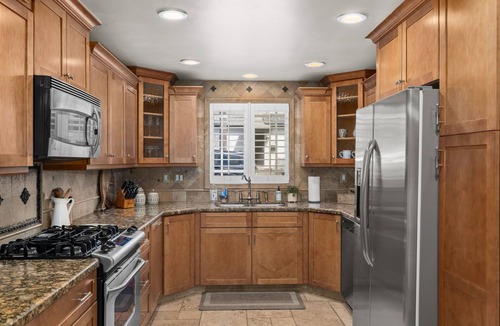 La Mesa Cottage | La Mesa 2BR Spacious Retreat Near Lake Murray