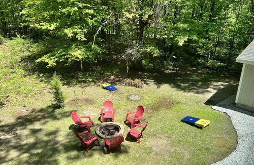 Higgins Lake Cottage | Lake Days, Cabin Nights near Higgins & Houghton