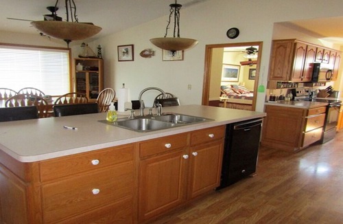 Oak Harbor House | Lake Erie views w/Spacious Home