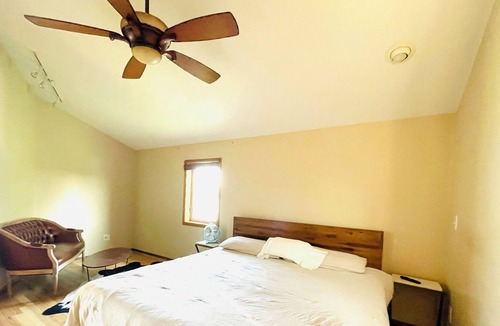 Battle Creek House | Lake Front property on Fine Lake! Amazing Views!! Pet Friendly