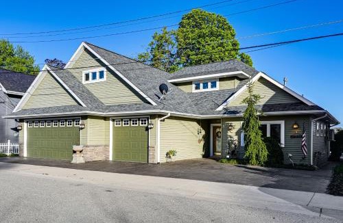 Lake Odessa House | 'Lake Garden House' w/Hot Tub & Dock