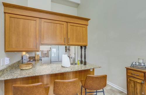 Oak Harbor Condo | Lake View, Dock & Pool: Green Cove Resort Condo