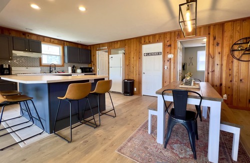 Russells Point Cabin | Lake + Waterfront + Dock + HotTub + Kayaks + Walking distance to Woody's