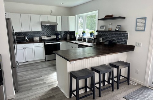 Allenton House | Lakefront Home with Beach Access - Cranberry Lake