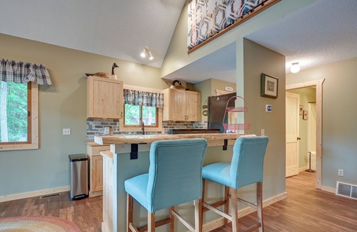 Alger Cabin | Lakefront Cabin on Secord Lake | Sleeps 6