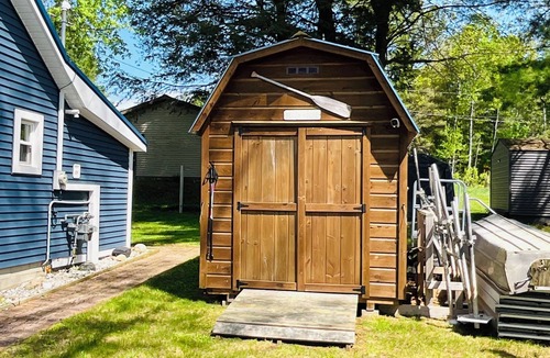 Kalkaska Cottage | Lakefront Cottage Near Torch Lake Private Dock Kayaks Sunsets
