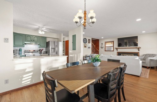 Saint Johns Cottage | Lakefront Cottage with Stunning Sunset Views at Indian Lake!