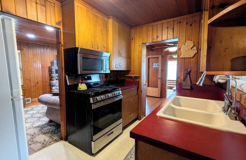 Port Sanilac Cottage | Lakefront Cottage with Private Beach, large yard, walk to town. Sleeps 6